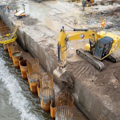 imagens aéreas de obra em andamento com drones profissionais
